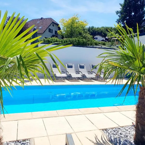 Luxury Villa Vienna，位于默尔巴赫的酒店