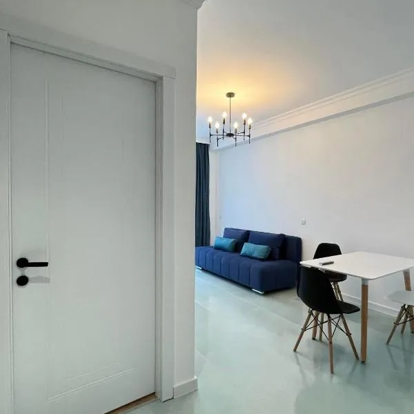 Nino's cozy apartment，位于科布列季的酒店