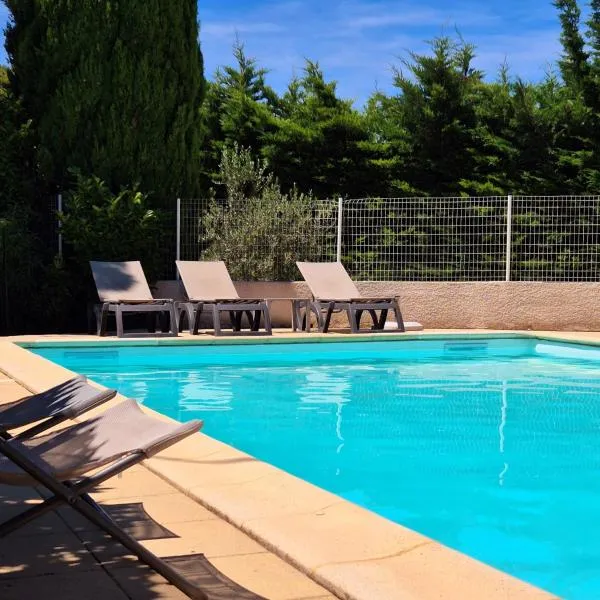 Logis Hôtel Le Mistral - Restaurant - Montélimar Sud，位于蒙特利马尔的酒店