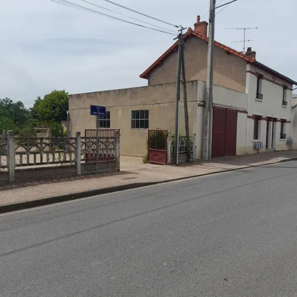 Maison 14 personnes,Pal 4 kms，位于Thiel-sur-Acolin的酒店