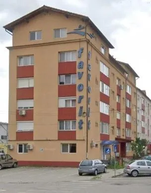 L&R Favorit Apartment，位于Oţelu Roşu的酒店