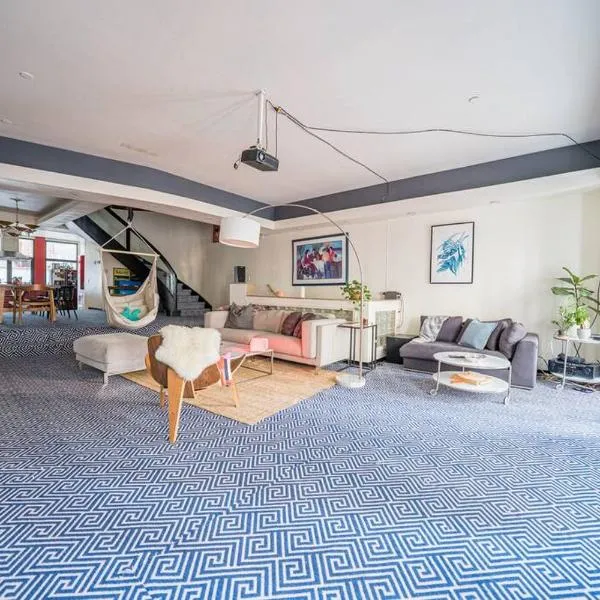 Private Gramercy TownHouse 3BR 3BA with Terrace，位于纽约的酒店