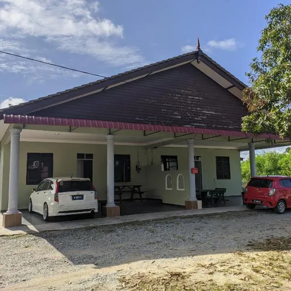 Homestay Ayah Ngah Marang，位于Kampong Bukit Parit的酒店