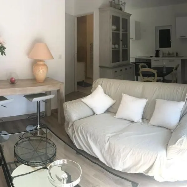 Appartement en bordure de sorgue，位于索尔格河畔利勒的酒店