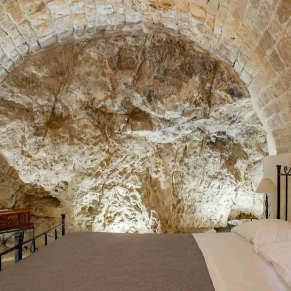 Domum in petra casa nella roccia Self check - in，位于莫迪卡的酒店