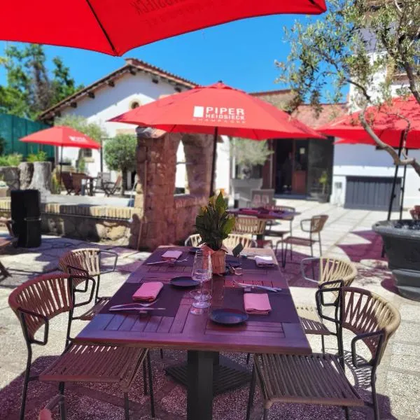 Tenuta del Duca Fiumicino Locanda e Hostaria Guest House，位于菲乌米奇诺的酒店