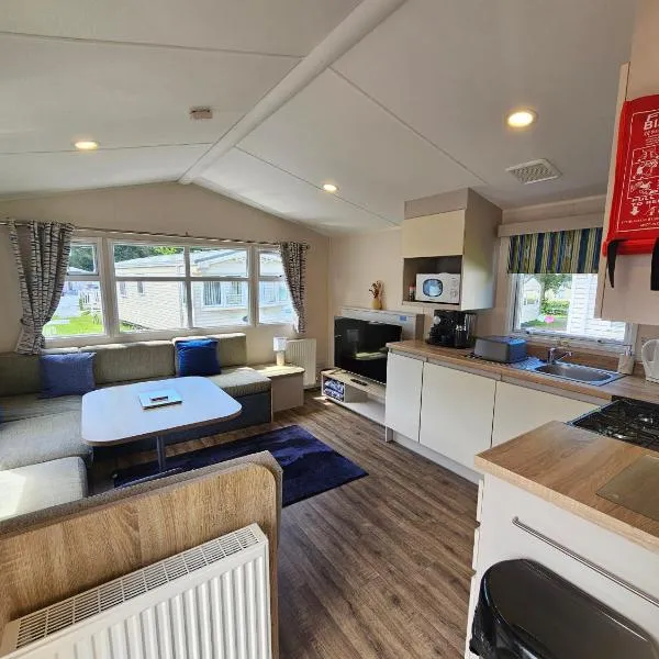Cosy Caravan Haven Marton Mere，位于布莱克浦的酒店