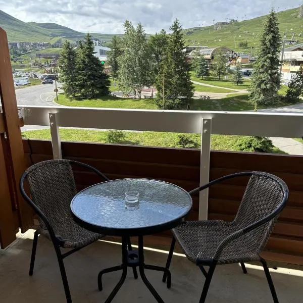 logement chaleureux 1 chamb pied des pistes，位于于埃的酒店