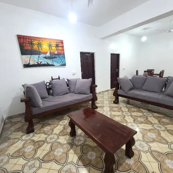 Delicious House, Watamu, 2-bedroom with secure compound free parking and wifi，位于瓦塔穆的酒店