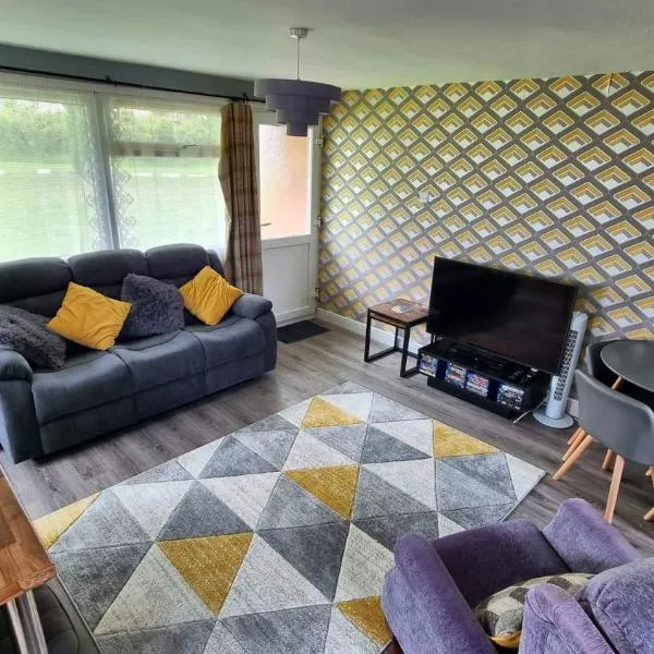 5 Hemsby Holiday Chalet, Convenient for sandy beach，位于赫姆斯比的酒店
