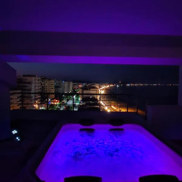 Luxury Penthouse，位于都拉斯的酒店