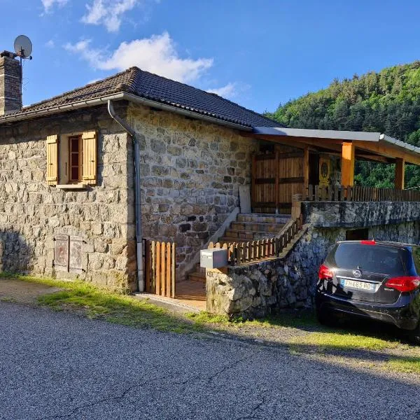 La maison des lucioles，位于Saint-Julien-Boutières的酒店