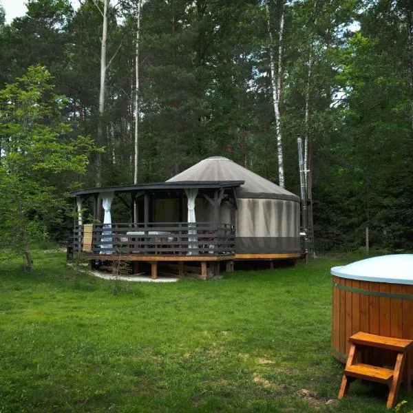 Jurty w Lesie KotfaLas Glamping Świętokrzyskie-SPA，位于斯卡日斯科-卡缅纳的酒店