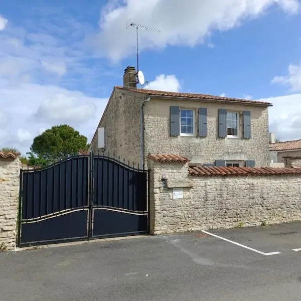 Belle maison familiale près de La Rochelle,位于Ferrières的酒店