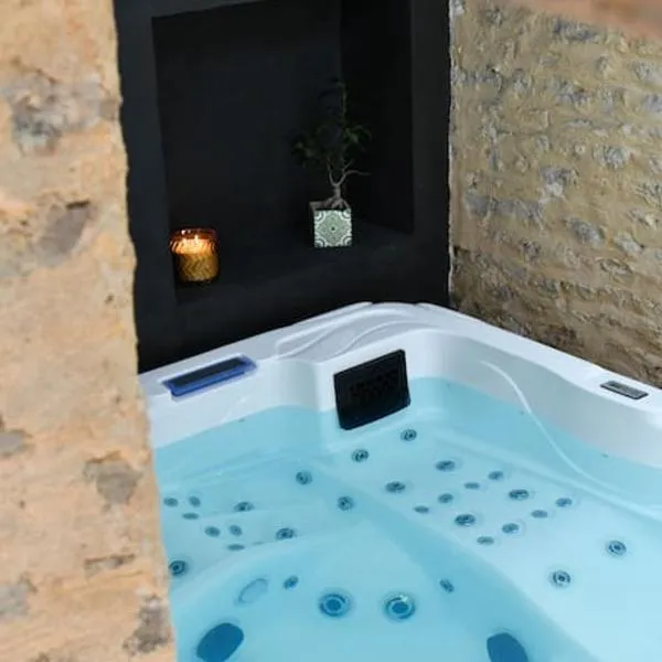 Jacuzzi idyllique à 1h de Paris，位于Greneville-en-Beauce的酒店