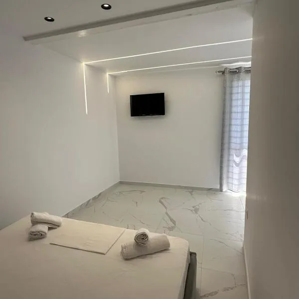 Mario Rooms，位于伏罗拉的酒店