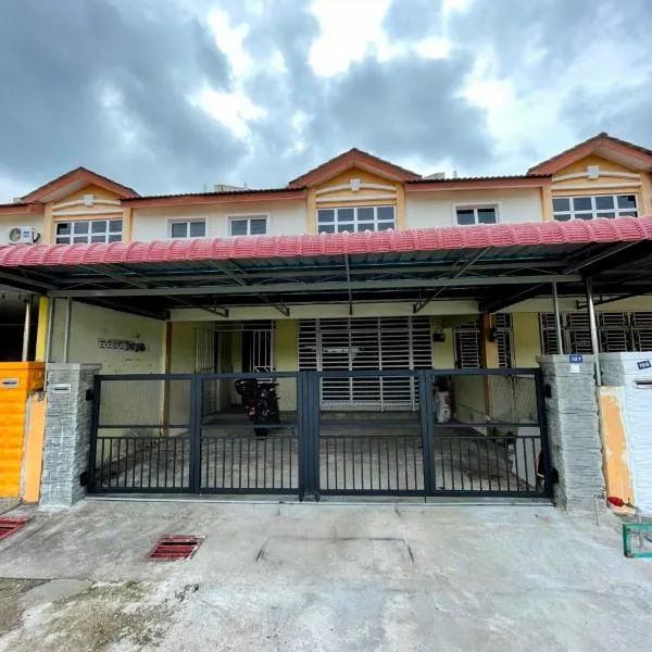 Radzz Homestay，位于Guar Chempedak的酒店