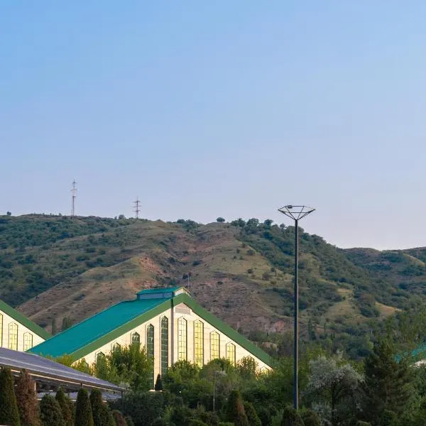 Pyramids Resorts, Charvak，位于Yusufkhona的酒店