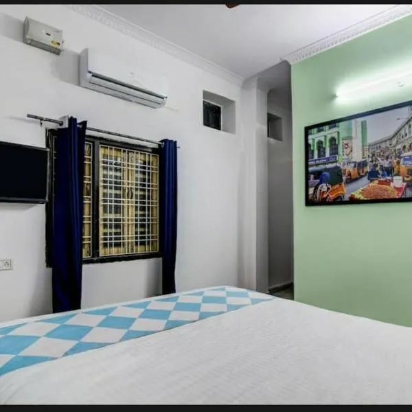 OYO Home Peaceful Stay Villa Near Miraj Cinemas - Shalini Shivani，位于海得拉巴的酒店