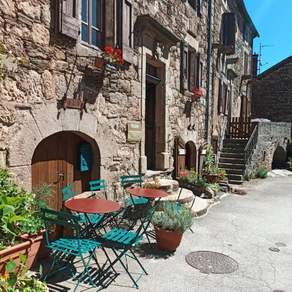 The Tavern，位于Castelnau-Pégayrols的酒店