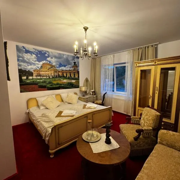 Butik Hotel w centrum 350m od morza，位于尤斯托尼莫斯基的酒店