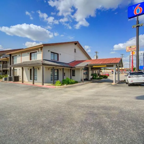Motel 6 San Antonio, TX I-35 North Corridor，位于圣安东尼奥的酒店