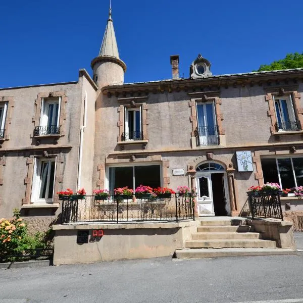 艾德维斯酒店，位于Saint-Martin-de-Queyrières的酒店