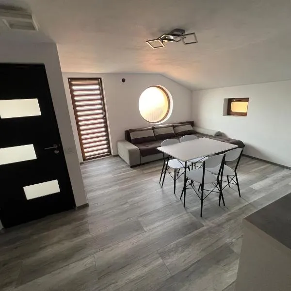 Apartament Casa Dragoeni，位于Bumbeşti-Jiu的酒店