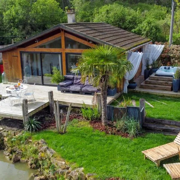 KÄBANE 85, Lodge avec spa au bord de l'eau，位于Prouilly的酒店