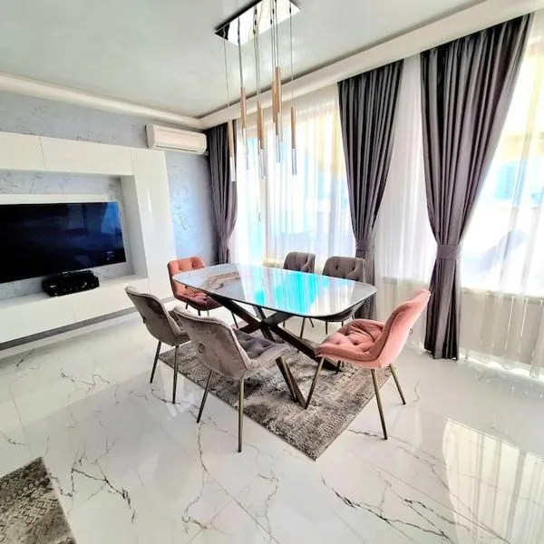 Spacious Prestige Penthouse，位于瓦尔纳的酒店