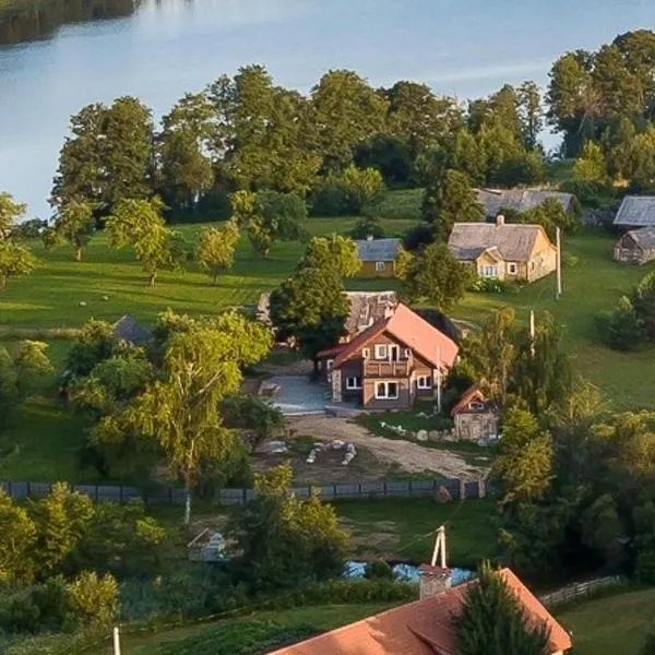 Shanti Resort Villas & Deluxe SPA，位于Sarboriškės I的酒店