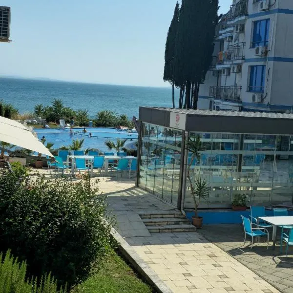 POMORIE Luxury Appartment，位于帕莫瑞的酒店