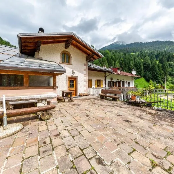 Casa Montagna in Cadore，位于圣皮耶特罗迪卡多雷的酒店