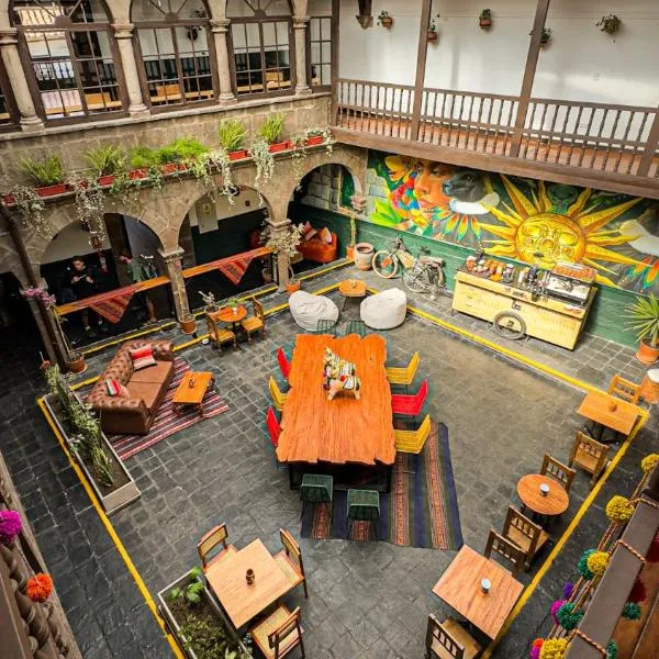 Black Llama Hostel Cusco，位于库斯科的酒店