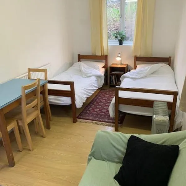 Sleeping Giant outdoor adventure flat，位于Pen-y-cae的酒店