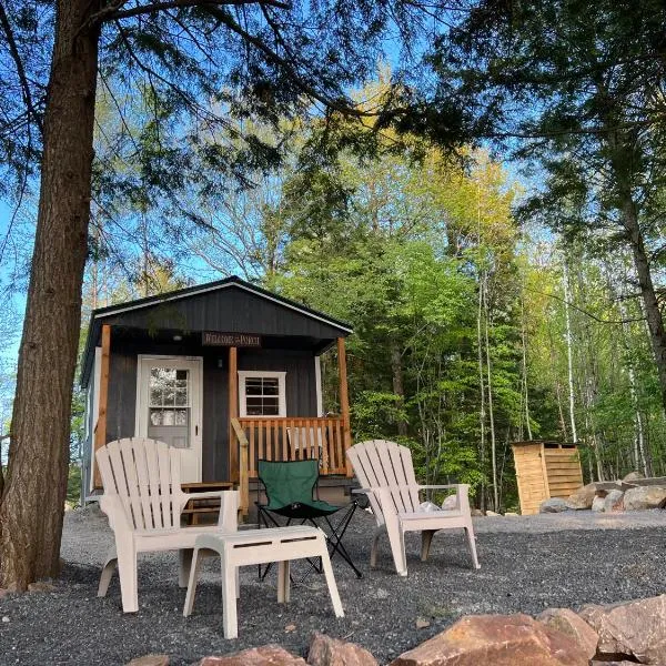 HARRISVILLE Love Shack，位于Harrisville的酒店