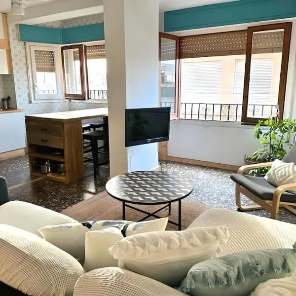 Piso a dos minutos de la playa en Torredembarra，位于托里代巴拉的酒店