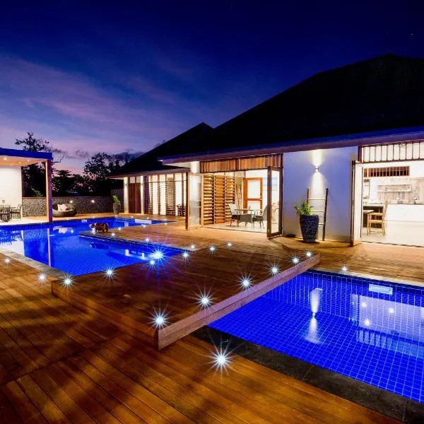 Trees and Fishes Private Retreat，位于Port-Havannah的酒店