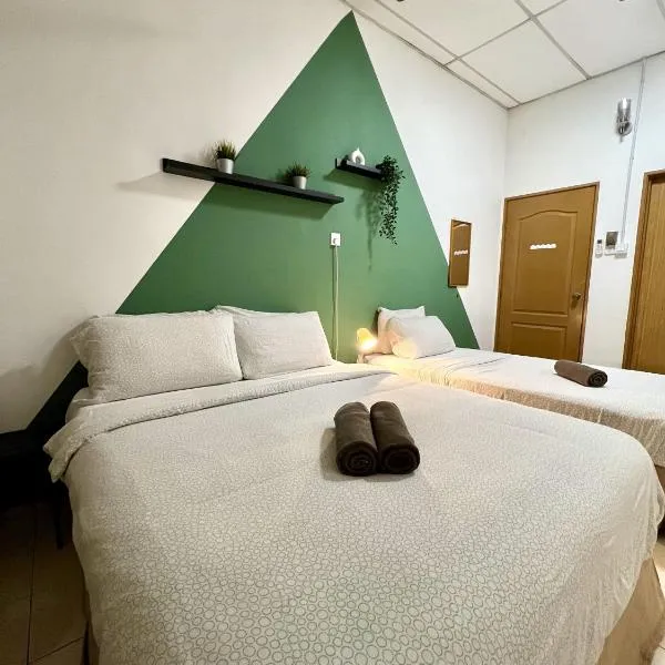 7 STAY #1 at Kuala Berang -Free WiFi & Netflix for 3 Pax，位于Kuala Berang的酒店