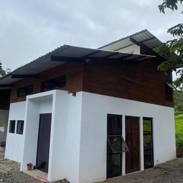 Tiny Bosque del Barro，位于Barrio Jesús的酒店