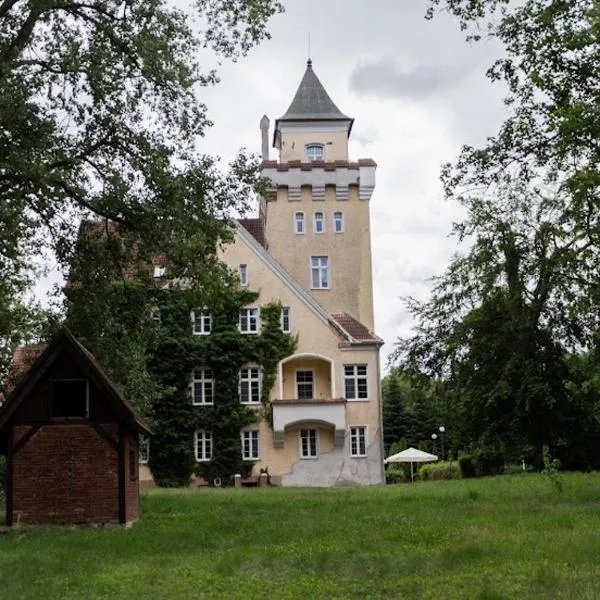 Zamek Nowęcin，位于伦堡的酒店