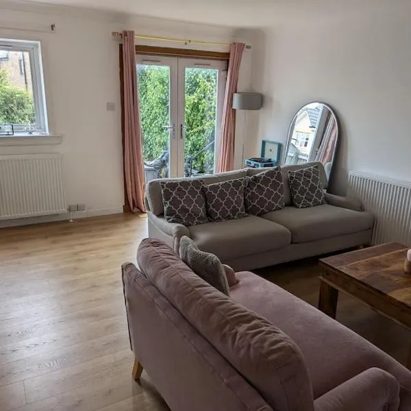 Tranquil 3-Bedroom Home in Edinburgh，位于爱丁堡的酒店