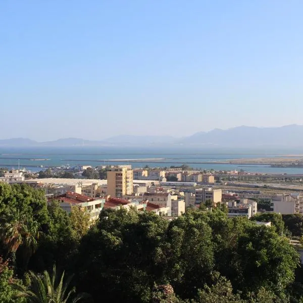 Splendido open space, a 10 min a piedi dal Centro IUNS2308，位于卡利亚里的酒店