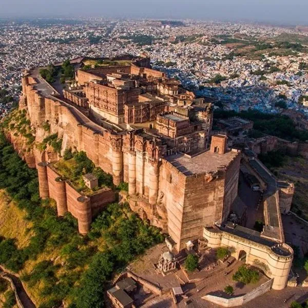 Jodhpur Family House Only Westerners，位于Shikārpura的酒店