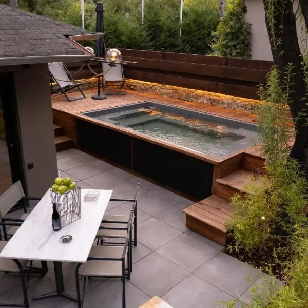 Sylvia Camping & Luxury Suites, Panel Hospitality Homes & Villas，位于里托楚伦的酒店