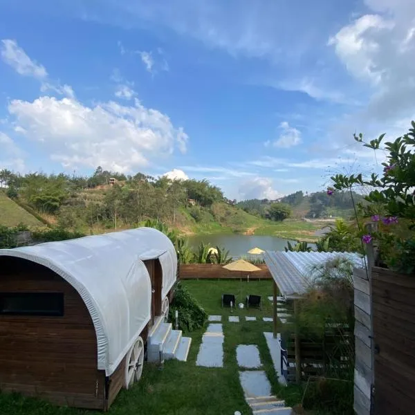 Glamping La Cepa GUATAPÉ，位于瓜塔佩的酒店
