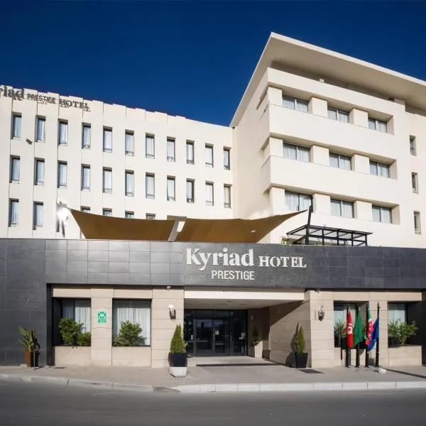 Kyriad Prestige City Center Tunis，位于突尼斯的酒店