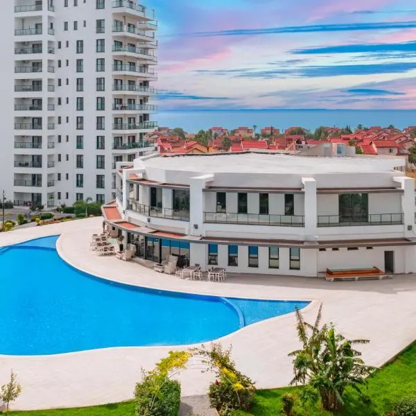 Caesar Blue Seaside Luxury Apartments，位于Ayios Efstathios的酒店