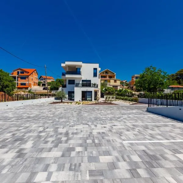 Casa MiA Apartments with parking，位于扎达尔的酒店