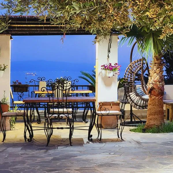 Hotel Panorama Piqeras，位于Piqeras的酒店